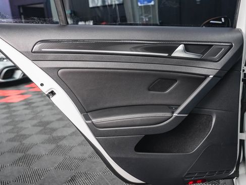 Used 2018 Volkswagen Golf R 4-Door image 42