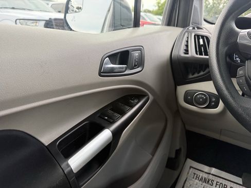 Used 2022 Ford Transit Connect XLT FWD image 27