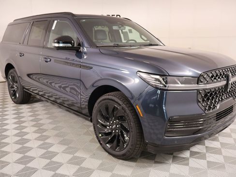 New 2026 Lincoln Navigator L Reserve AWD/4WD image 1
