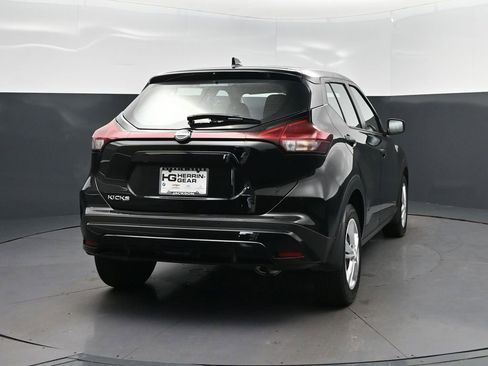 Used 2024 Nissan Kicks S FWD image 7