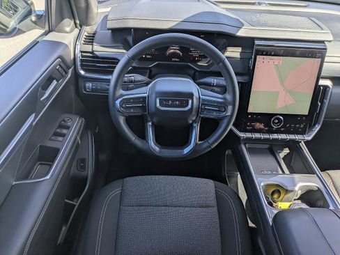 Used 2025 GMC Acadia Elevation FWD image 17