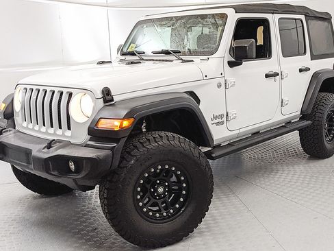 Used 2018 Jeep Wrangler Unlimited Sport S AWD/4WD image 6