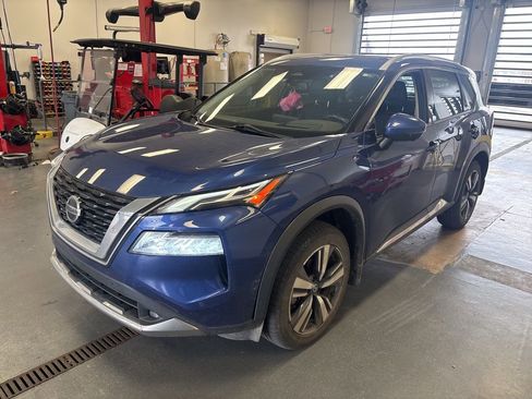 Used 2021 Nissan Rogue Platinum image 5