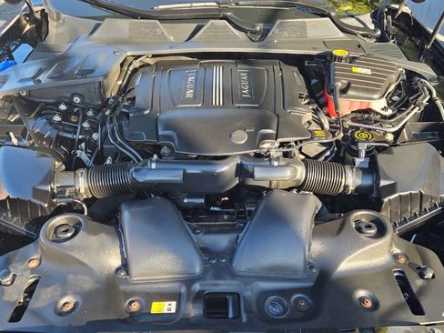 Used 2013 Jaguar XJ L Portfolio image 34