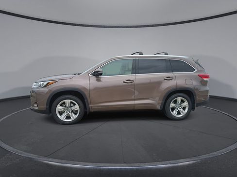 Used 2017 Toyota Highlander Limited image 5