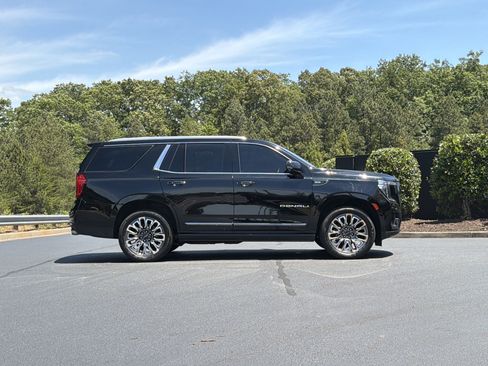 Used 2023 GMC Yukon Denali Ultimate AWD/4WD image 5