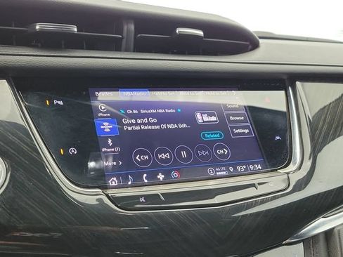 Used 2022 Cadillac XT6 Premium Luxury FWD image 27