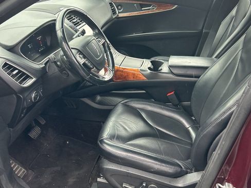 Used 2019 Lincoln Nautilus Select AWD/4WD image 3