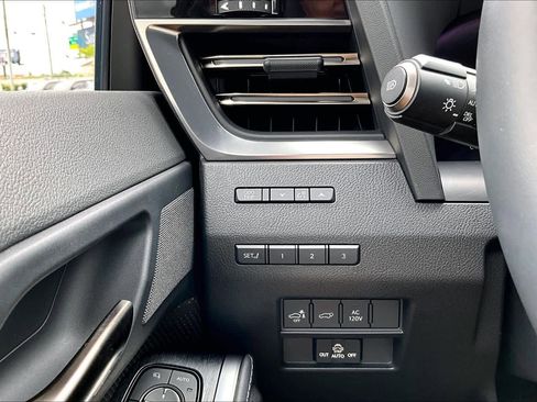 Used 2025 Lexus GX 550 image 36