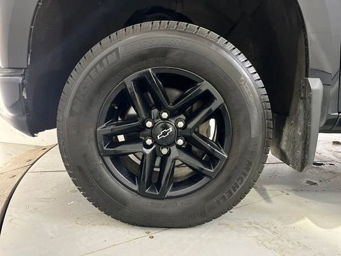 Used 2021 Chevrolet Silverado 1500 LT Trail Boss w/ Bed Protection Package image 13