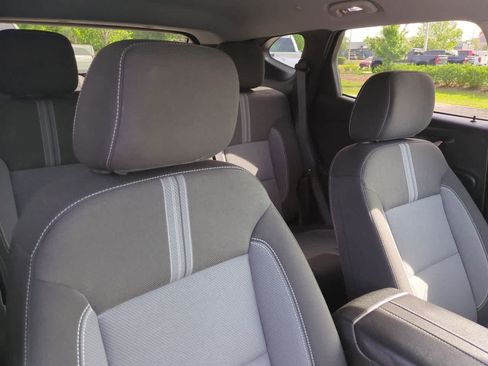 Used 2025 Chevrolet Blazer LT FWD image 7