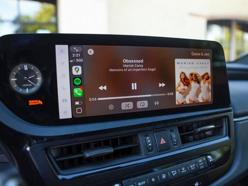 Used 2024 Lexus ES 300h w/ Premium Package image 35