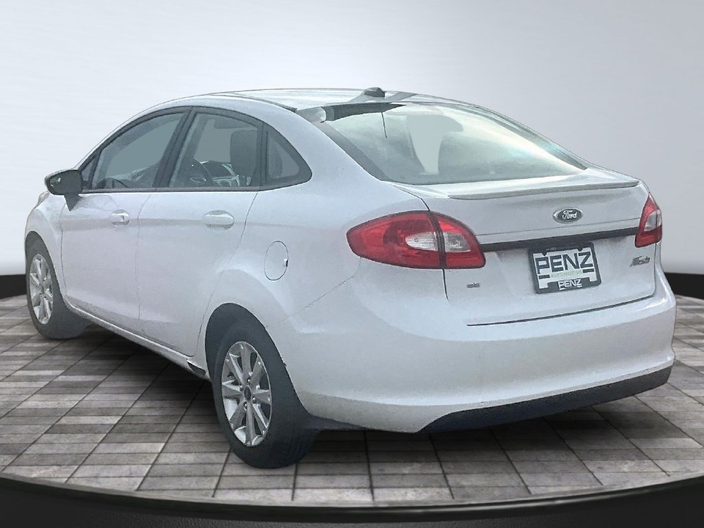 Used 2012 Ford Fiesta SE FWD image 5