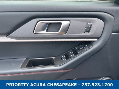 Used 2025 Ford Explorer ST-Line AWD/4WD image 11