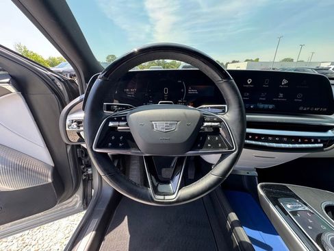 Used 2024 Cadillac Lyriq Luxury AWD/4WD image 19
