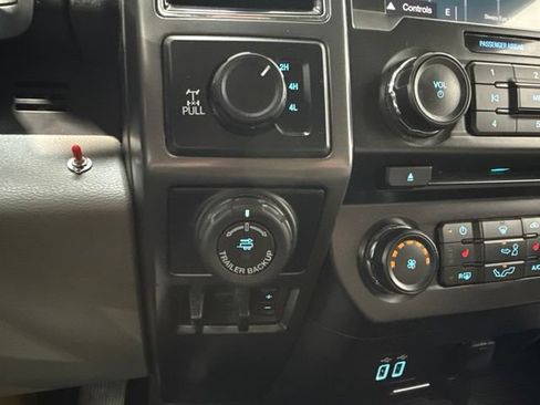 Used 2018 Ford F150 XLT w/ Equipment Group 302A Luxury AWD/4WD image 25