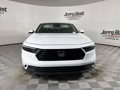 Used 2023 Honda Accord EX image 2