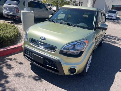 Used 2013 Kia Soul + image 9