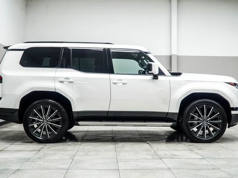 Used 2024 Lexus GX 550 w/ Cold Area Package AWD/4WD image 6