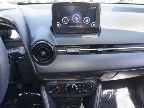Used 2019 Toyota Yaris L FWD image 15