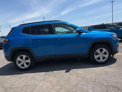 Used 2018 Jeep Compass Latitude w/ Popular Equipment Group AWD/4WD image 9