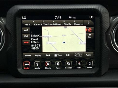 Used 2018 Jeep Wrangler Unlimited Sahara AWD/4WD image 14