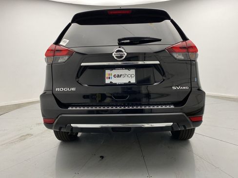 Used 2018 Nissan Rogue SV AWD/4WD image 4