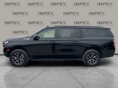 Used 2021 Chevrolet Suburban Z71 image 2