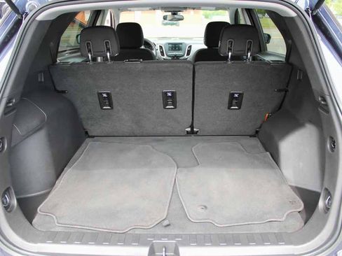Used 2019 Chevrolet Equinox LS w/ LS Convenience Package FWD image 18