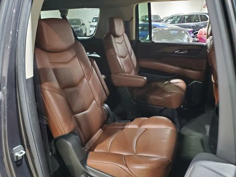 Used 2017 Cadillac Escalade ESV Premium Luxury RWD image 20
