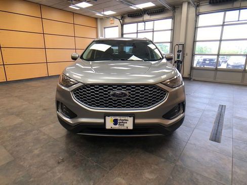 Used 2024 Ford Edge SEL w/ Convenience Package AWD/4WD image 2