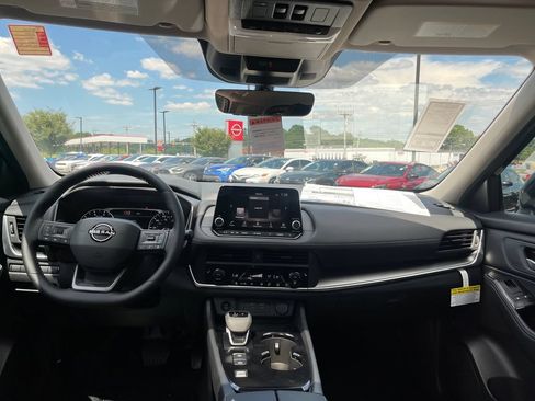 Used 2026 Nissan Rogue Dark Armor FWD image 23