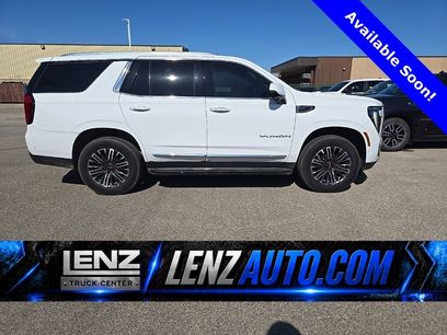 Used 2025 GMC Yukon Elevation w/ LPO, Floor Liner Package