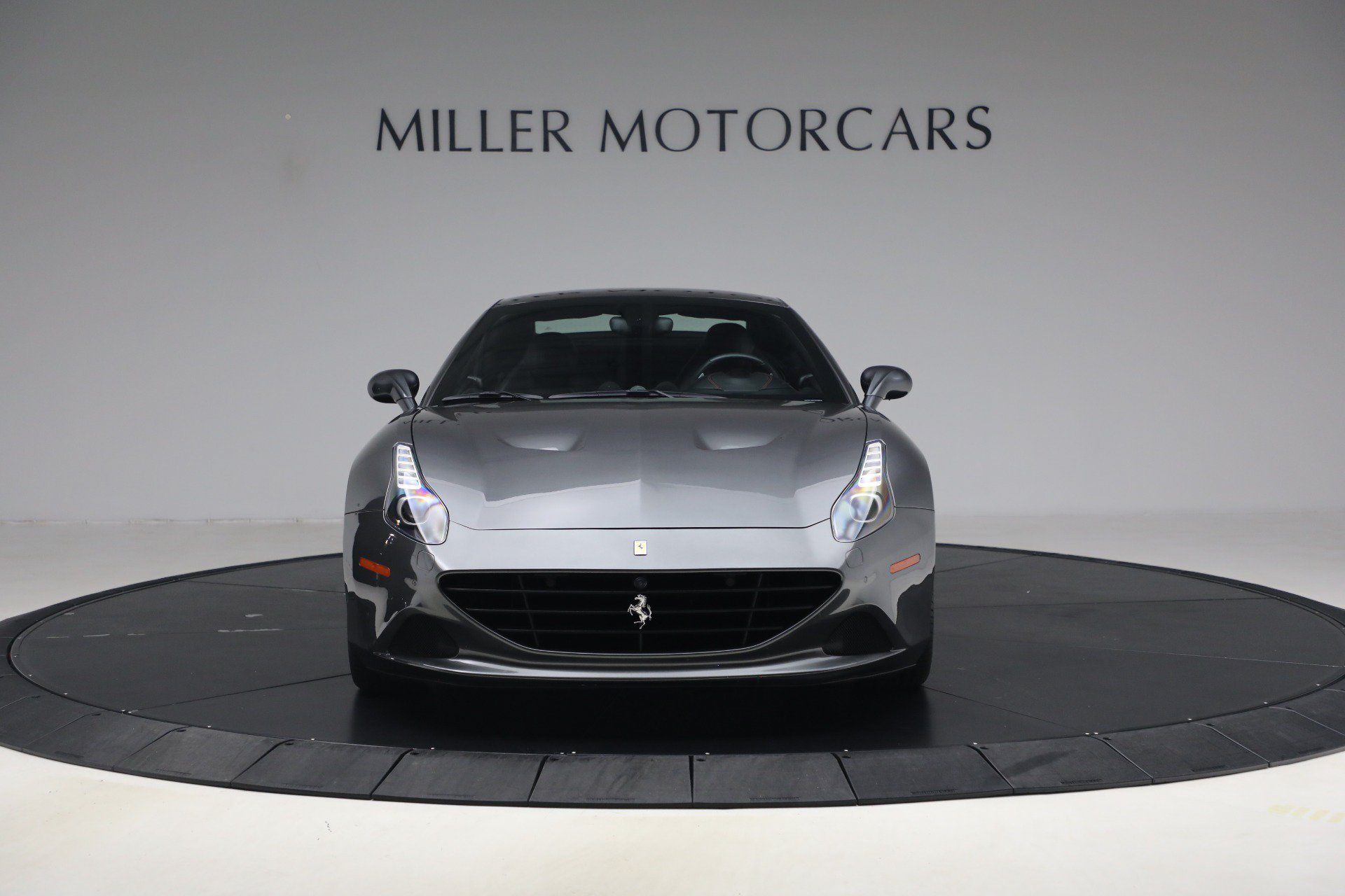 Certified 2015 Ferrari California T RWD image 40