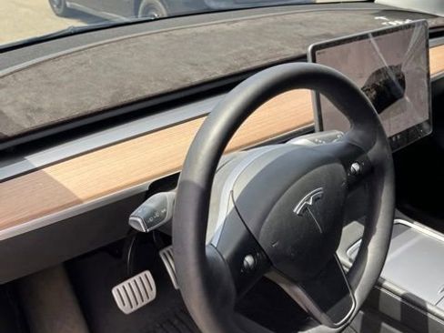 Used 2023 Tesla Model Y Performance AWD/4WD image 13