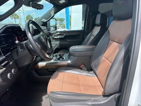 Used 2024 Chevrolet Silverado 2500 High Country w/ Technology Package AWD/4WD image 7