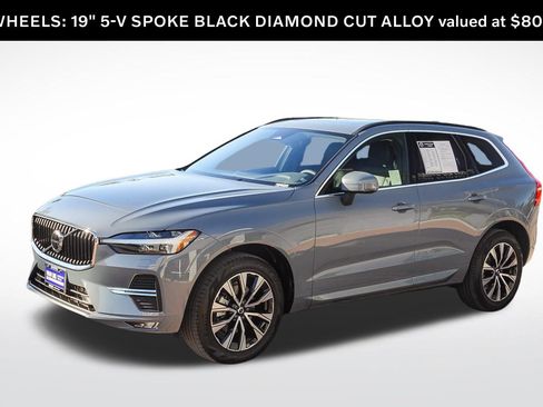 Used 2023 Volvo XC60 B5 Core w/ Climate Package image 3