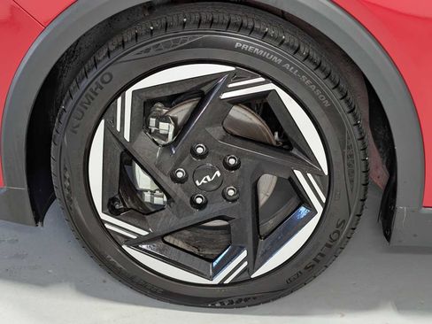 Certified 2025 Kia K4 EX FWD image 3