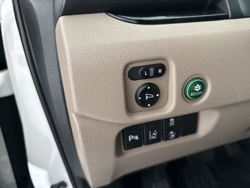 Used 2018 Honda Pilot Touring image 24