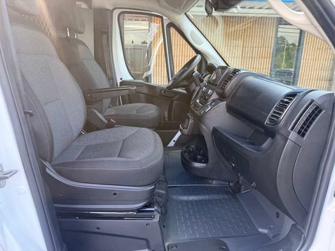 Used 2025 RAM ProMaster 2500 w/ U-Haul Equipment Group FWD image 22