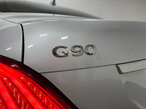 Used 2017 Genesis G90 3.3T Premium image 4