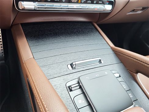 Used 2024 Mercedes-Benz GLS 450 4MATIC image 37