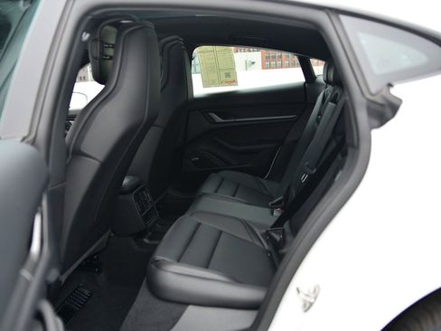 Used 2025 Porsche Taycan image 14