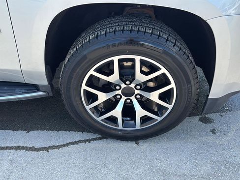 Used 2019 GMC Yukon SLT AWD/4WD image 12