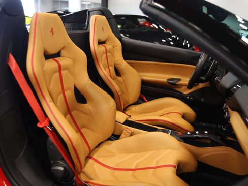 Used 2019 Ferrari 488 Spider RWD image 35