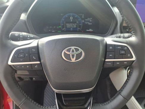 Certified 2026 Toyota Grand Highlander Limited image 6