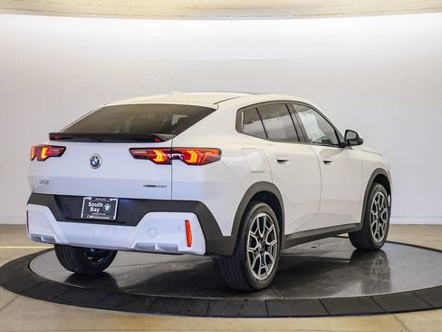 Used 2026 BMW X2 xDrive28i w/ Technology Package AWD/4WD image 4
