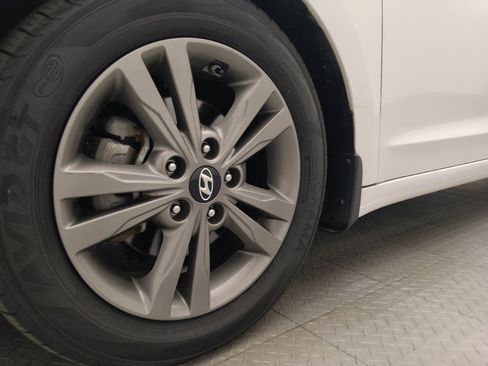 Used 2018 Hyundai Elantra SEL FWD image 31