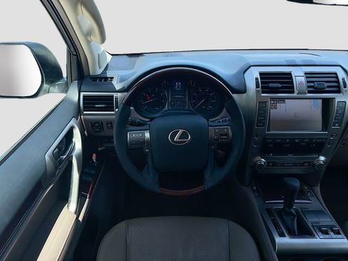 Used 2015 Lexus GX 460 w/ Premium Package AWD/4WD image 17