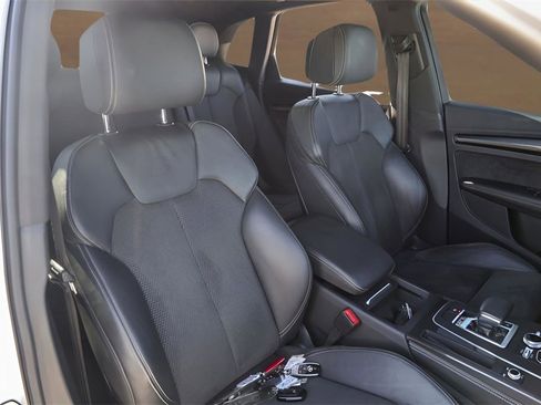 Used 2020 Audi SQ5 Premium Plus image 32